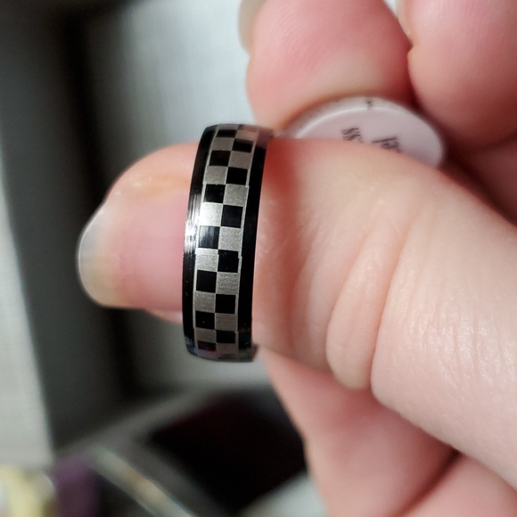 ๐ฅ5/$25๐ฅ Unisex checkered ring - Picture 3 of 3